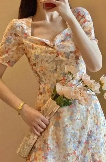 Elegant Floral Dress With Short Sleeves